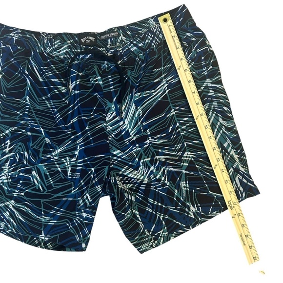Billabong Men's Swim Shorts - Blue Pattern XL - Picture 8 of 9